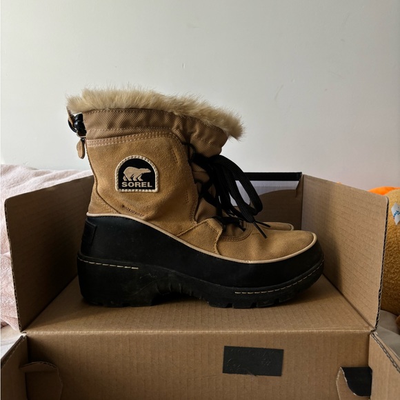 Sorel Winter boots size 7.5 - Picture 2 of 6